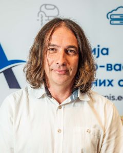 др Милан Николић